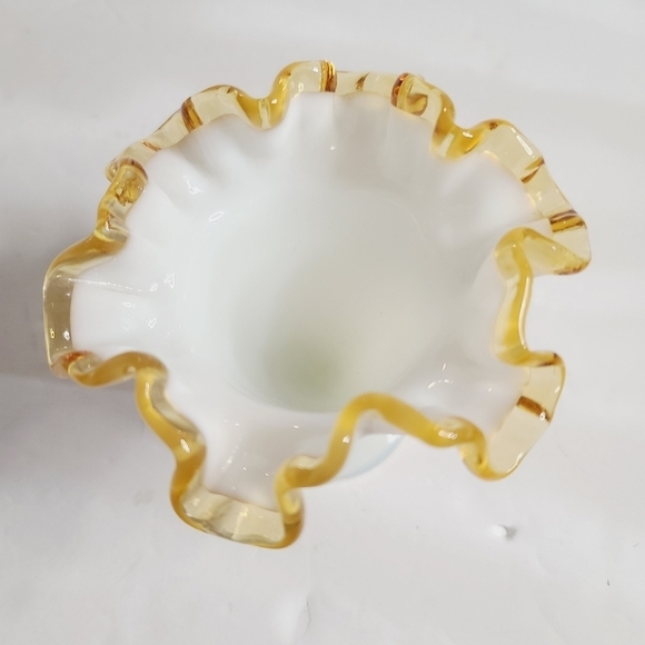 Vintage MCM Fenton Milk Glass Amber Gold Crest Ruffled Pedestal Vase - Picture 3 of 13